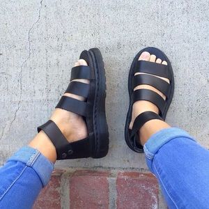 ♟ Dr. Martens Clarissa Sandal ♟